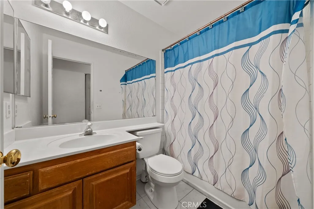 1536 E Avenue J4, Lancaster, California 93535 home-pic-18